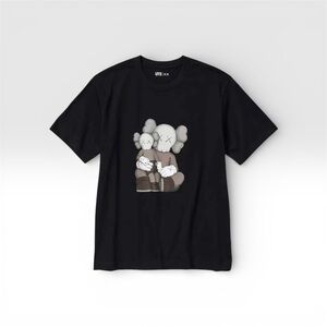 Uniqlo x Kaws UT GRAPHIC T-SHIRT Size M